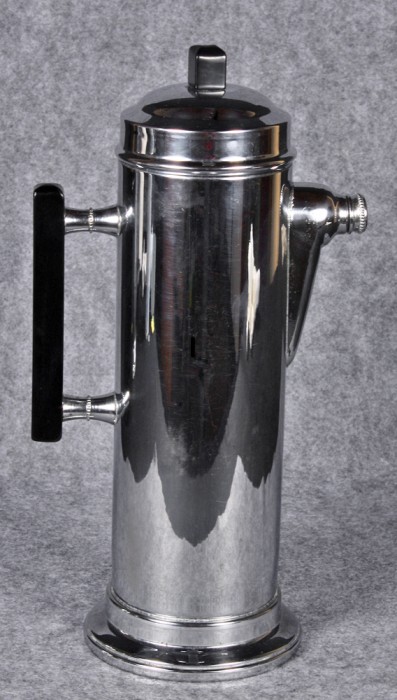 1930s chrome-plated cocktail shaker